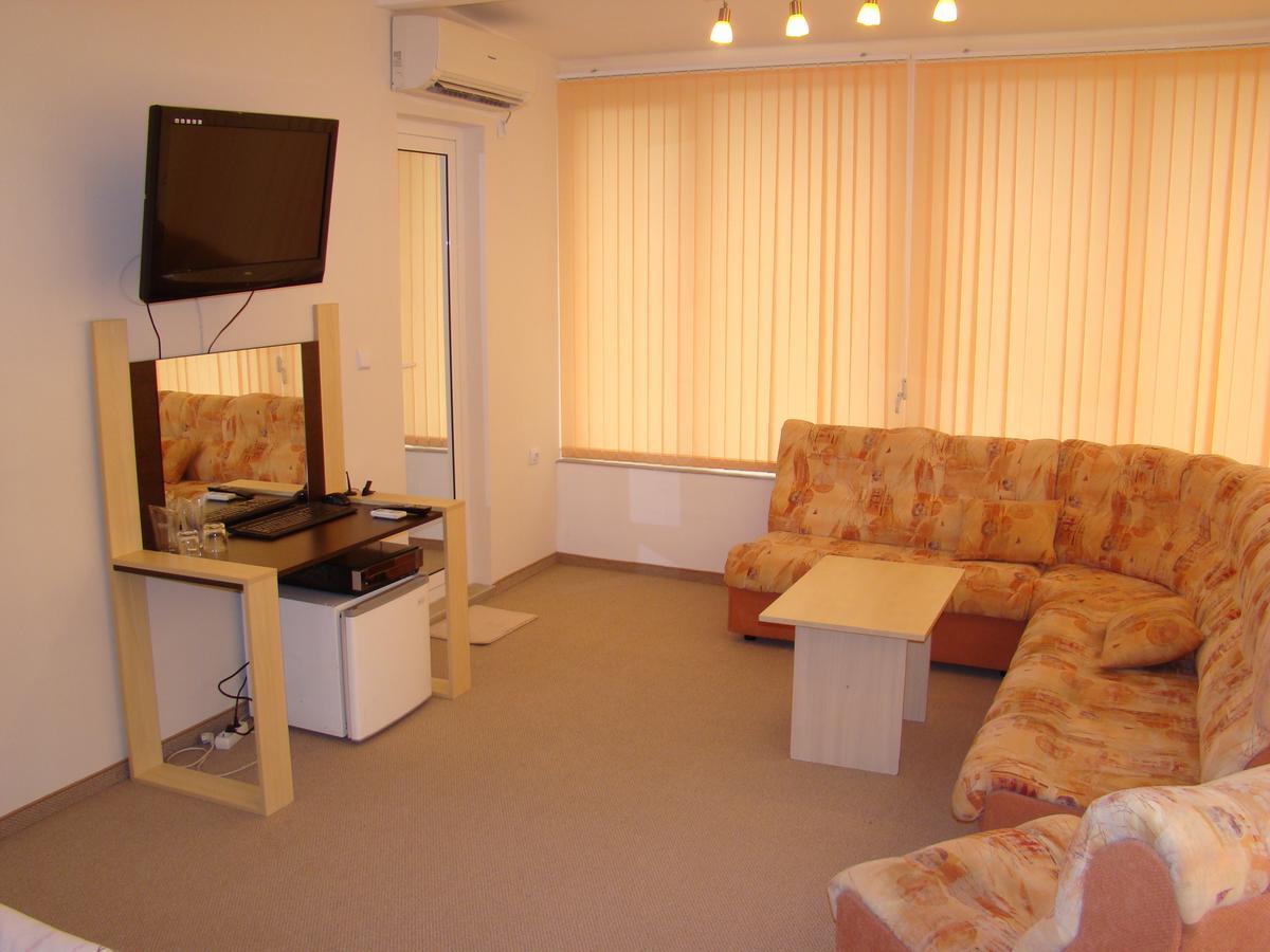 Family Hotel Kedara Burgasz Kültér fotó